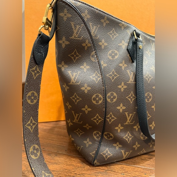 Authentic Louis Vuitton Tournelle MM MNG Nior - Picture 3 of 15